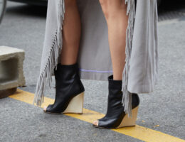 modne buty na koturnie na wiosnę i lato