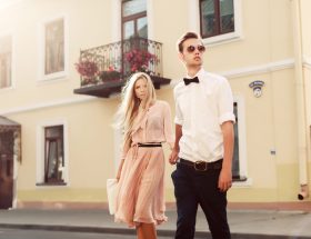 Jak ubrać się na randkę? Sprawdź kilka naszych propozycji na modne zestawy w najlepszym stylu!