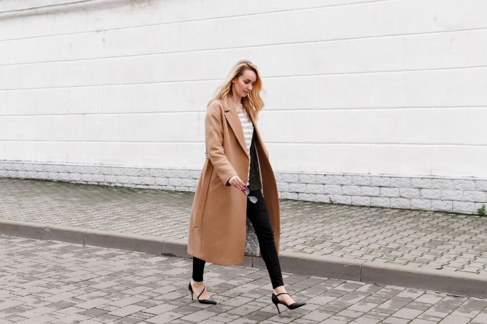 płaszcz z alpaki w stylizacji damskiej