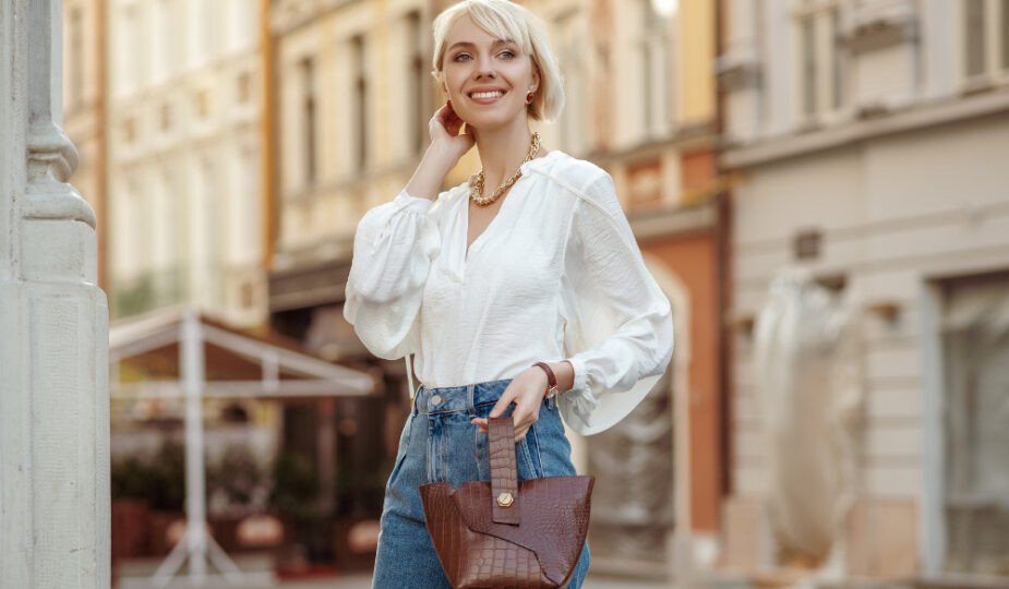 modna bluzka z wyprzedaży 2022