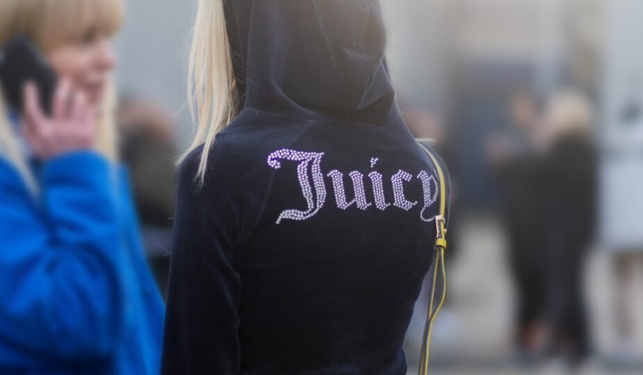 Welurowe bluzy dresowe stylu lat 2000.